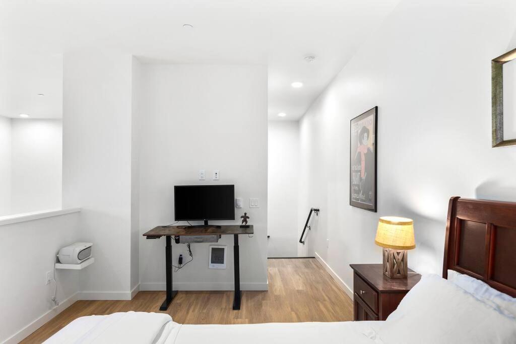 Airy And Open Corner Loft - 92 Walkscore Redmond Exteriér fotografie