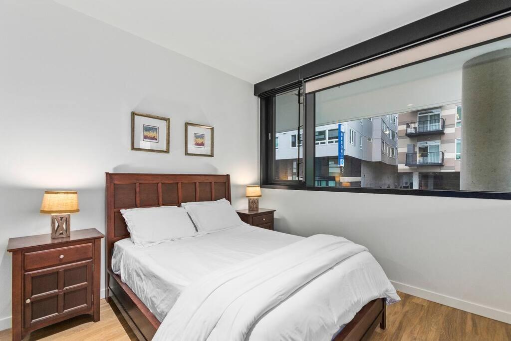 Airy And Open Corner Loft - 92 Walkscore Redmond Exteriér fotografie